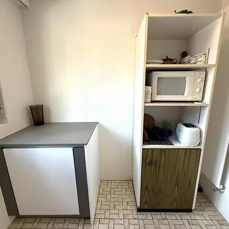 Mayenzett 34 アパート