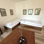 Apartament Mayenzett 34 *